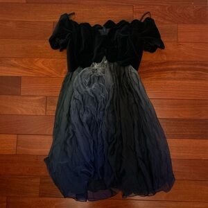 Off-Shoulder Ombre Formal Dress in Black and Navy